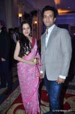 Aamir Ali, Sanjeeda Sheikh at Zulfi Syed_s wedding reception on 15th Jan 2012 (46).JPG