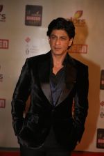 Shah Rukh Khan at Star Screen Awards 2012 in Mumbai on 14th Jan 2012 (2).JPG