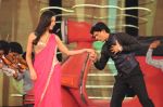 Shahrukh Khan, Katrina Kaif at Star Screen Awards 2012 in Mumbai on 14th Jan 2012 (2).JPG