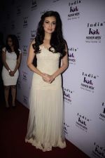 Dia Mirza walk the ramp for Rocky S at Kids Fashion Week day 1 on 17th Jan 2012 (62).JPG