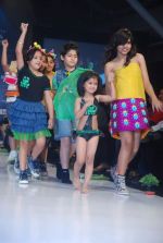 Kids walk the ramp for Niharika Show at Kids Fashion Week day 2 on 18th Jan 2012 (35).JPG