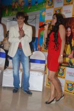 Vivek Oberoi at the launch of Rajnigandha_s album in Planet M on 18th Jan 2012 (39).JPG