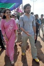 Farhan Akhtar plants a tree with Shaina NC in  Mumbai on 19th Jan 2012(51).jpg