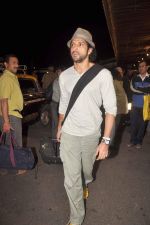 Farhan Akhtar snapped at international airport in Mumbai on 19th Jan 2012 (14).jpg