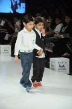 Kids walk the ramp for Kidology Show at Kids Fashion Week day 3 on 19th Jan 2012 (49).JPG