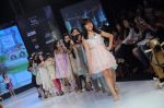 Kids walk the ramp for Payal Singhal Show at Kids Fashion Week day 3 on 19th Jan 2012 (52).JPG