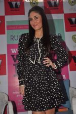Kareena Kapoor at the success party og Rujuta Diwekar_s book Women & The Weight Loss Tamasha in Mumbai on 20th Jan 2012 (86).JPG
