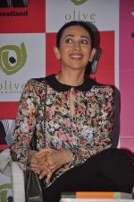 Karisma Kapoor at the success party og Rujuta Diwekar_s book Women & The Weight Loss Tamasha in Mumbai on 20th Jan 2012 (93).JPG