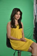 Priyanka Chopra exclusive on 9X Music to promote Agneepath in Mumbai on 21st Jan 2012 (5).JPG