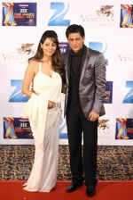 Shahrukh Khan, Gauri Khan at the Zee Cine Awards 2012 on 21st Jan 2012 (7).JPG