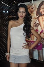 at the launch of La Senza store in Pheonix, Kurla, Mumbai on 24th Jan 2012 (74).JPG