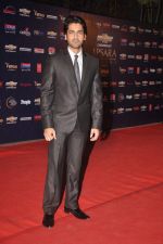 Arjan Bajwa at the 7th Chevrolet Apsara Awards 2012 Red Carpet in Yashraj Studio, Mumbai on 25th Jan 2012 (142).JPG