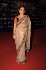 Vidya Balan at the 7th Chevrolet Apsara Awards 2012 Red Carpet in Yashraj Studio, Mumbai on 25th Jan 2012 (251).JPG