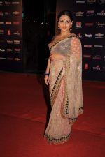 Vidya Balan at the 7th Chevrolet Apsara Awards 2012 Red Carpet in Yashraj Studio, Mumbai on 25th Jan 2012 (254).JPG