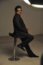 Madhavan snapped at a promotional shoot in Mehboob on 28th Jan 2012 (12).JPG