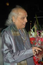 Pandit Jasraj turns 81 in Andheri, Mumbai on 28th Jan 2012 (12).JPG