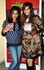 ritu pathak & tanisha singh released her debut album 18 Crore ke Thumke with cast of album in Andheri West on 25th Jan 2012 (2).jpg