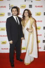 Goldie Behl & Sonali Bendre at 57th Idea Filmfare Awards 2011 on 29th Jan 2012.jpg