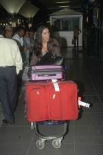 Nargis Fakri snapped at international airport on 1st Feb 2012 (42).JPG