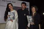 Rekha Unveils Wendell Rodricks book in Taj Land_s End, Mumbai on 3rd Feb 2012 (26).JPG
