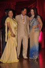 Aarti and Kailash Surendranath at Genelia D_Souza and Ritesh Deshmukh wedding reception in Hotel Grand Hyatt, Mumbai on 4th Feb 2012 (65).JPG