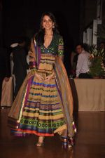 Anushka Sharma at Genelia D_Souza and Ritesh Deshmukh wedding reception in Hotel Grand Hyatt, Mumbai on 4th Feb 2012 (119).JPG