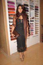 Nisha Jamwal at Raymonds new store in Warden Road on 6th Feb 2012 (125).JPG