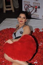 Madhavi Sharma valentine photo shoot in Shivas Studio on 7th Feb 2012 (50).JPG
