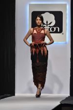 at Cotton Council of India Lets Design 4 contest in Mumbai on 8th Feb 2012 (20).JPG