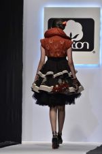 at Cotton Council of India Lets Design 4 contest in Mumbai on 8th Feb 2012 (39).JPG