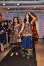 Anushka Sharma at the launch of Ritu Kumar new store in  Raghuvanshi Mills, Mumbai on 9th Feb 2012 (61).JPG