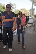 Sanjay Dutt and Manyata Dutt with Kids leave for Varun Dhawan_s Wedding in Goa on 9th Feb 2012 (3).JPG