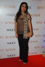 at the launch of Ritu Kumar new store in  Raghuvanshi Mills, Mumbai on 9th Feb 2012 (124).JPG