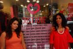 at Golmaal store celebrates Valentine in Lokhandwala, Mumbai on 13th Feb 2012 (10).JPG