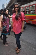 Vidya Balan at Radio Mirchi in Parel, Mumbai on 15th Feb 2012 (2).JPG