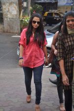 Vidya Balan at Radio Mirchi in Parel, Mumbai on 15th Feb 2012 (6).JPG