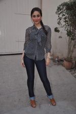 Kareena Kapoor promotes Ek Main Aur Ekk Tu at Bheegi Billi of 9X Music on 16th Feb 2012 (20).JPG