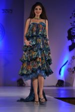 at Sophia college fashion show in Mumbai on 17th Feb 2012 (126).JPG