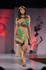 at Sophia college fashion show in Mumbai on 17th Feb 2012 (94).JPG