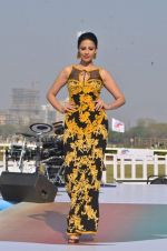 Model walk the ramp for Designer Azeem Khan showcases his latest collection at AGP Million Race in Mumbai on 19th Feb 2012 (162).JPG