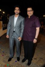 Arjan Bajwa, Ramesh Taurani at Hum Log Awards in Radio club on 20th Feb 2012 (40).JPG