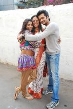 Ritesh Deshmukh, Genelia D_Souza, Geeta Kapoor on the sets of Dance India Dance in Famous on 20th feb 2012 (36).JPG