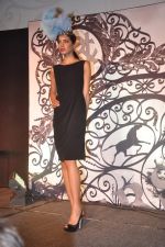 at Little Shilpa showcases her collection at Melbourne Cup debut in Grand Hyatt, Mumbai on 24th Feb 2012 (111).JPG