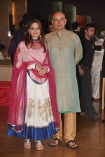 Alvira and Atul Agnihotri at Honey Bhagnani wedding in Mumbai on 27th Feb 2012 (159).JPG