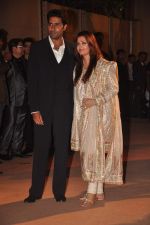 Aishwarya Bachchan, Abhishek Bachchan at the Honey Bhagnani wedding reception on 28th Feb 2012 (235).JPG