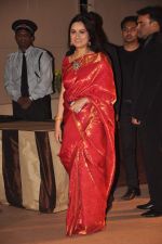 Padmini Kolhapure at the Honey Bhagnani wedding reception on 28th Feb 2012 (231).JPG