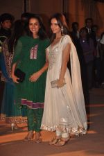 Sharon Prabhakar, Shazahn Padamsee at the Honey Bhagnani wedding reception on 28th Feb 2012 (147).JPG