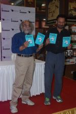 Shekhar Kapur at Flow book launch in Infinity Mall, Mumbai on 28th Feb 2012 (14).JPG