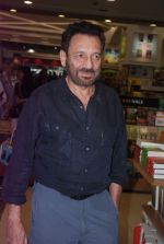 Shekhar Kapur at Flow book launch in Infinity Mall, Mumbai on 28th Feb 2012 (7).JPG