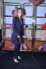at the launch of Hidesign premier Luxury collection Alberto Ciaschini, Handcrafted by Hidesign in Mumbai on 29th Feb 2012 (119).JPG